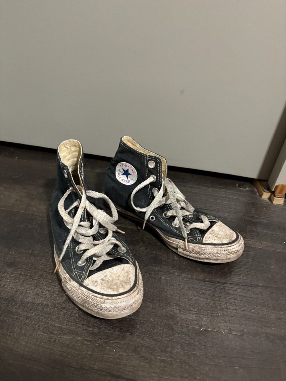 USED Black and White Converse